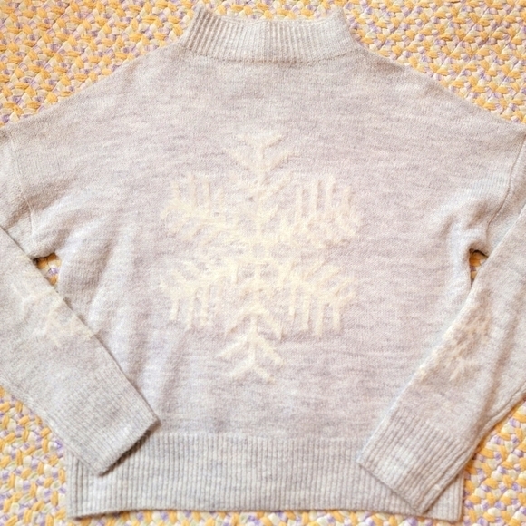 Jessica Simpson Sweaters - 2/$20 Jessica Simpson Snowflake Sweater